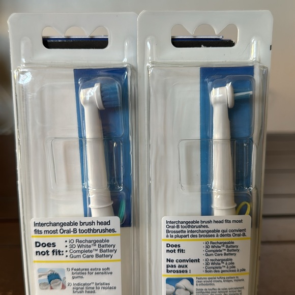 Oral B Pro 500 rechargeable toothbrush with extra heads and floss NIB - Picture 5 of 7